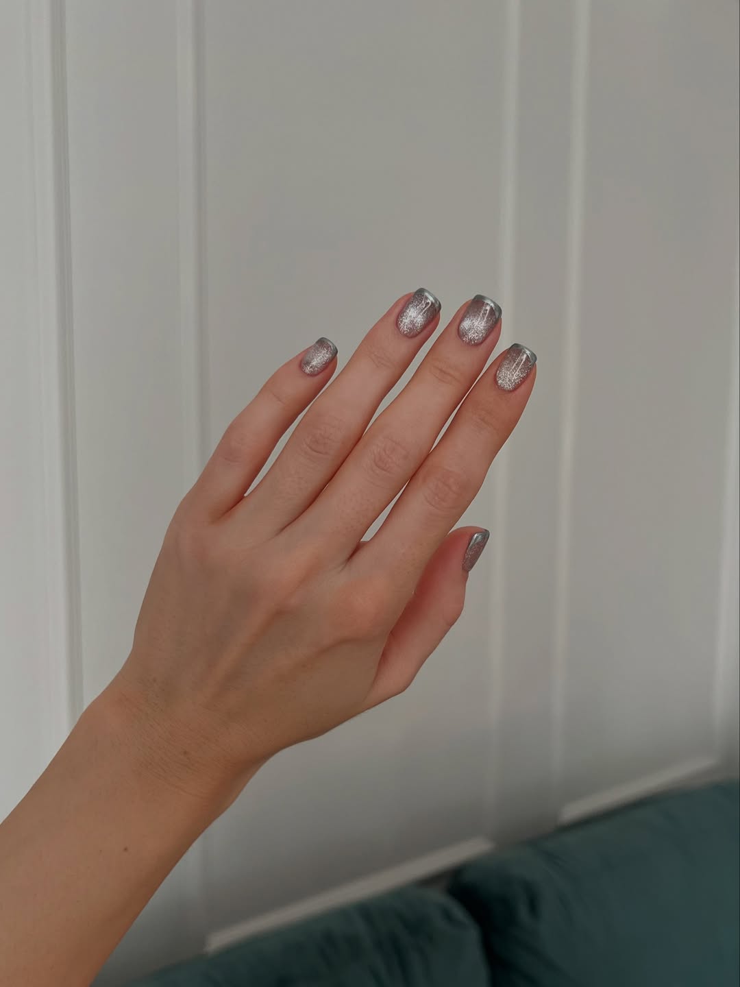 Pedicure hybrydowy — perfekcyjne wykończenie stóp